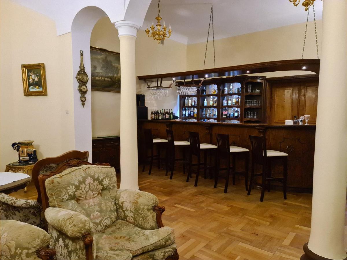 Palac Henrykow Szprotawa Buitenkant foto